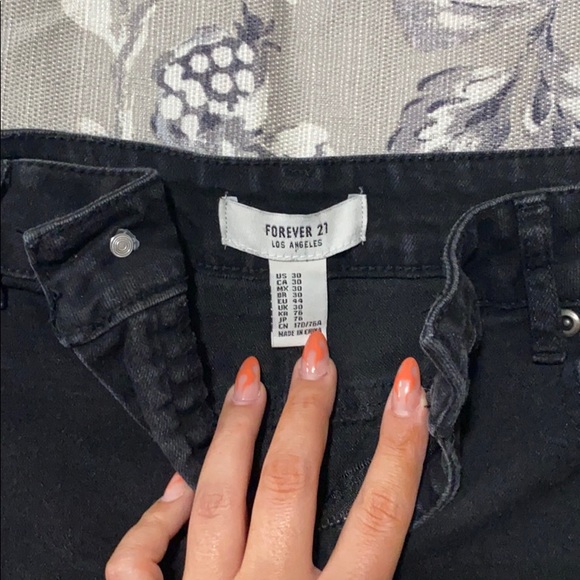 Forever 21 high waisted black short - Picture 3 of 4